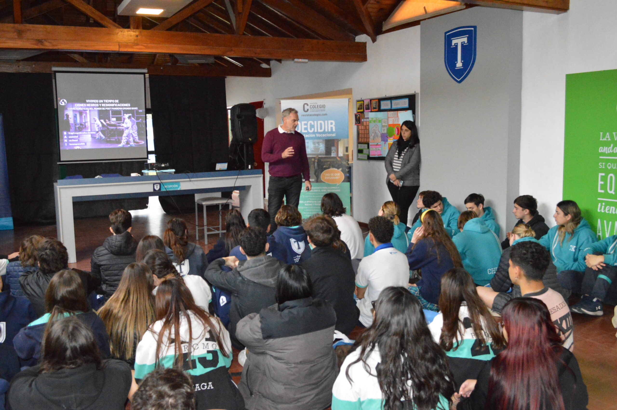 Un año cerca de las instituciones: escuchar, mejorar y seguir acompañando la educación argentina
